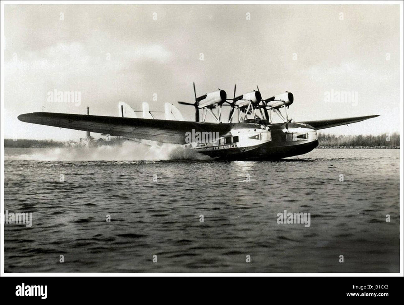 Il Savoia-Marchetti SM.66 è stato un aereo militare italiano sviluppato all'inizio del XX secolo. Ha giocato un ruolo nella storia dell'aviazione italiana, in particolare nella seconda guerra mondiale Foto Stock