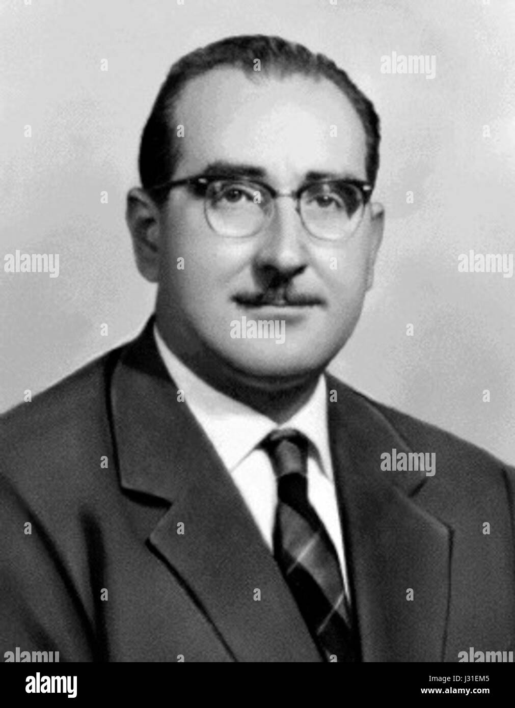 Luciano chiara è un nome che potrebbe riferirsi a un individuo contemporaneo o storico, con potenziale rilevanza in vari campi come l'arte, la musica o la letteratura. È necessario un ulteriore contesto per individuare i contributi o i risultati specifici. Foto Stock