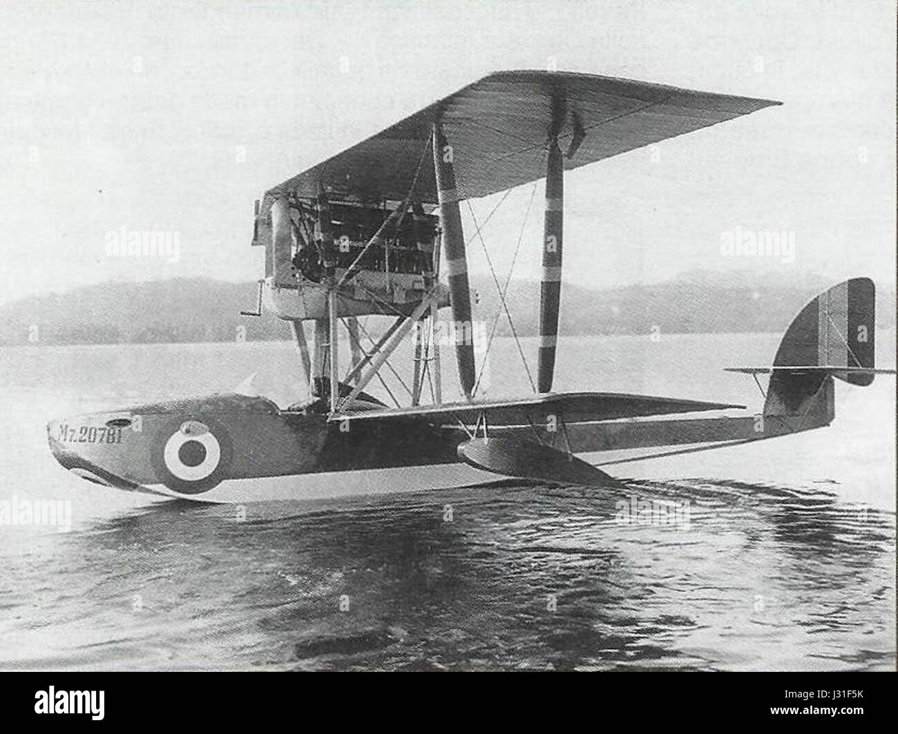 Il Macchi M.7, un notevole velivolo italiano, è raffigurato nel numero di novembre 2012 di "Aeronautica". Questo aereo fu significativo nella storia dell'aviazione all'inizio del XX secolo. Foto Stock