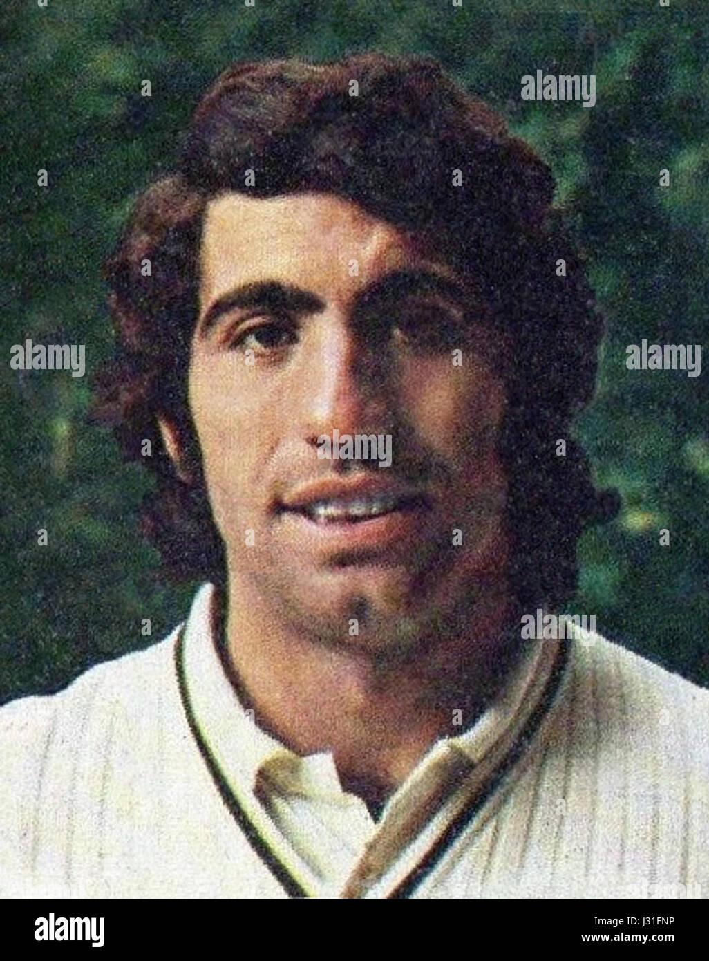 Questa immagine mostra Manuel Orantes, un importante tennista spagnolo degli anni '1970 È noto per le sue vittorie in singolare e doppio, rappresentando la Spagna in vari tornei internazionali di tennis durante la sua carriera. Foto Stock
