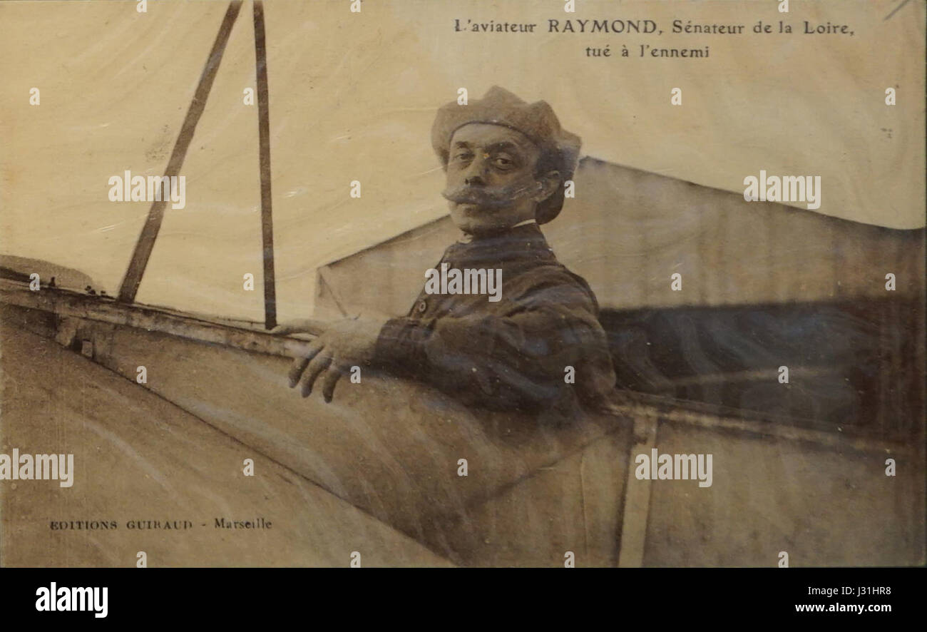 Aviateur Raymond si riferisce a un pilota, probabilmente un aviatore francese, le cui imprese e contributi alla storia dell'aviazione all'inizio del XX secolo lo hanno reso una figura notevole. Foto Stock