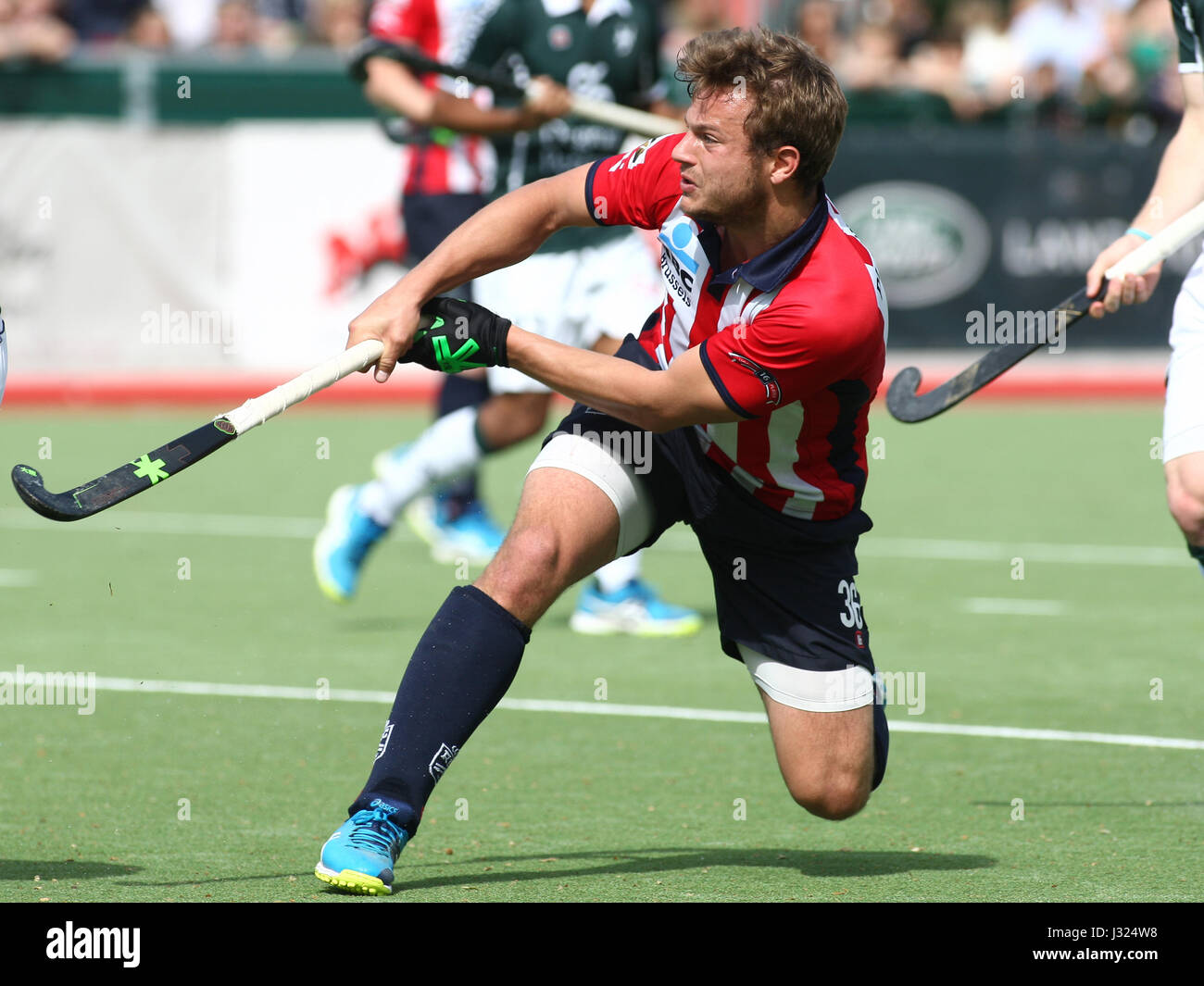 Waterloo, Belgio. 01 maggio, 2017. onore mens lega nazionale maxime plannevaux di Leopoldo in azione di gioco durante la partita waterloo anatre-leopold. Credito: leo cavallo/alamy live news Foto Stock