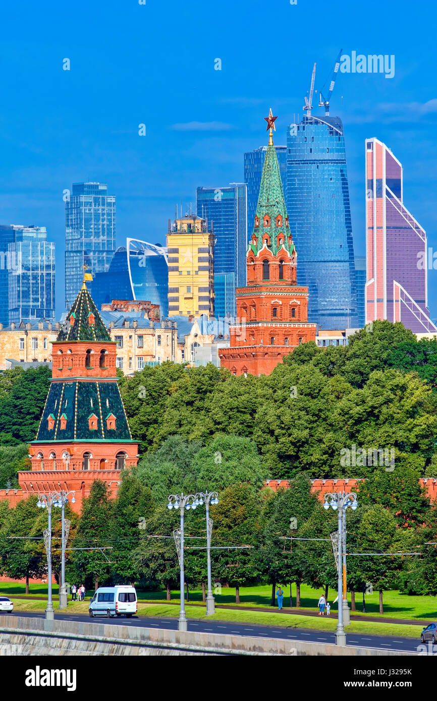 Il Cremlino e la skyline di Mosca Foto Stock