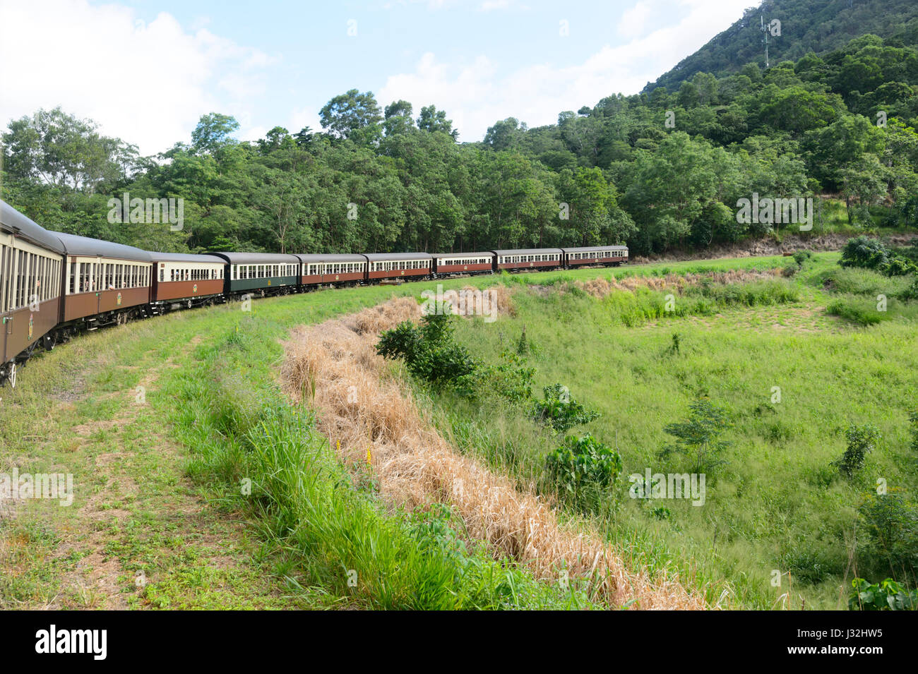Kuranda Scenic Railway treno storico ride, vicino a Cairns, estremo Nord Queensland, FNQ, QLD, Australia Foto Stock
