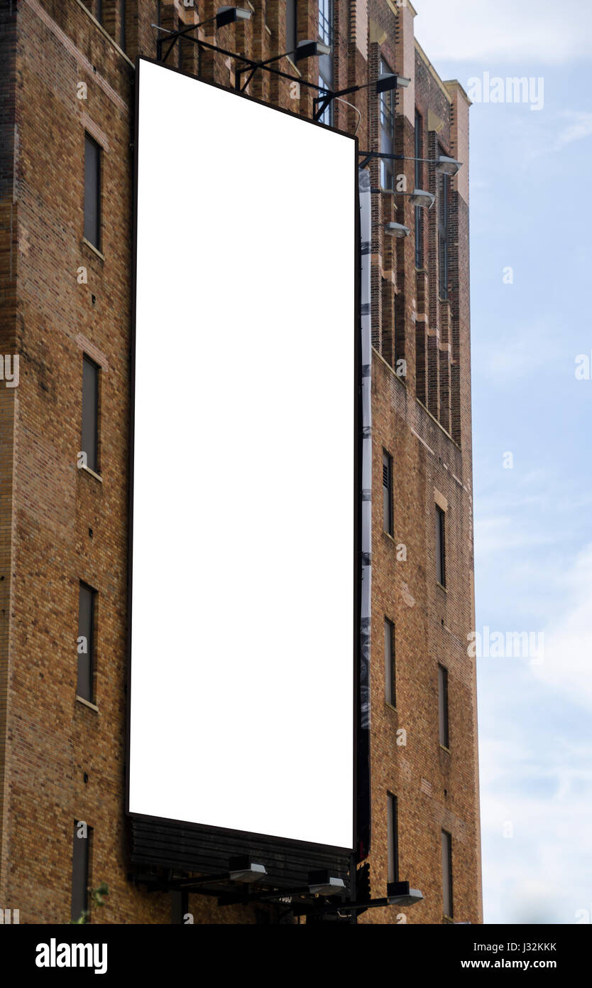 Un grande vuoto billboard urbano con spazio di copia Foto Stock