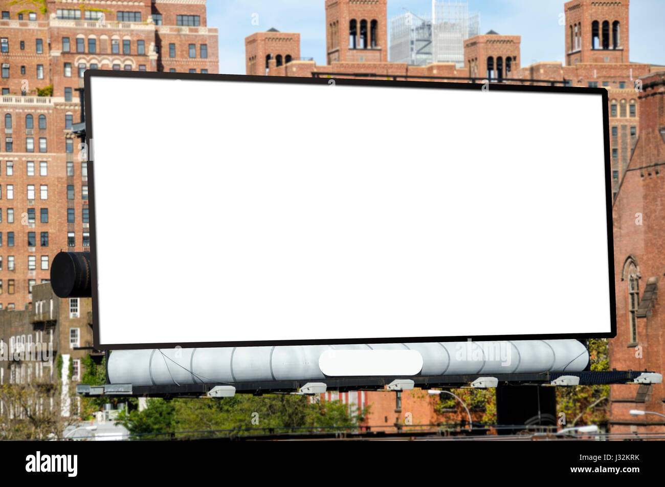 Un grande vuoto billboard urbano con spazio di copia Foto Stock