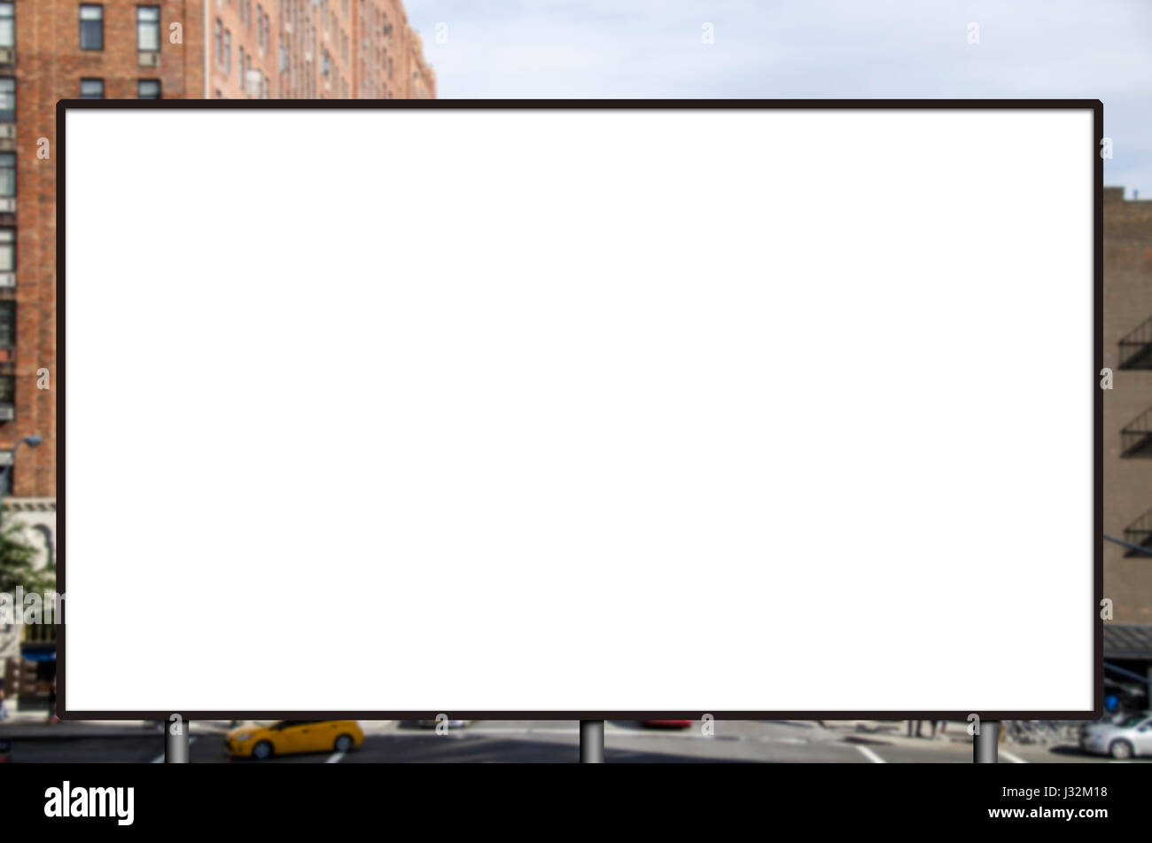 Un grande vuoto billboard urbano con spazio di copia Foto Stock