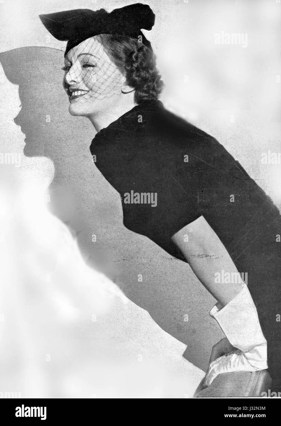 Il *Loy-Myrna Whipsaw* del 1936 si riferisce probabilmente a uno strumento per la lavorazione del legno o al design di una sega prodotto in quell'anno. La sega a neve è una sega tradizionale utilizzata nella produzione di carpenteria e legname. Foto Stock