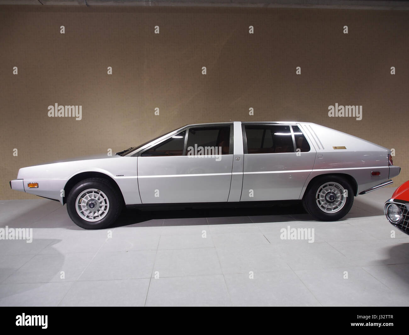 La Maserati Medici Show 1974 è una concept car presentata in occasione di una fiera automobilistica nel 1974. La foto mostra il design e lo stile innovativi del veicolo. Foto Stock