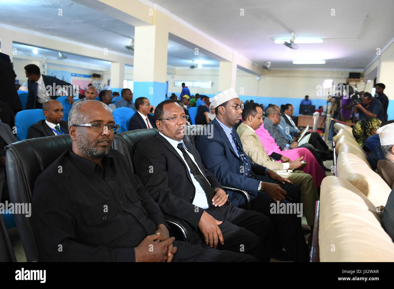 Una fotografia del 12 gennaio 2017, che mostra i membri della camera del popolo a Mogadiscio, Somalia, in attesa di votare per il primo e il secondo vicepresidente durante le elezioni parlamentari federali. Foto Stock