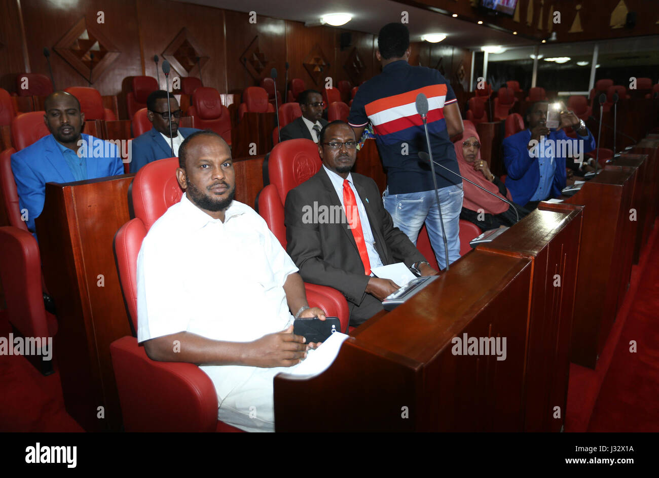 I membri della commissione parlamentare dello Stato di Jubbaland della Somalia hanno partecipato a una sessione parlamentare all'Assemblea della contea di Nairobi il 14 marzo 2017. La riunione è stata parte degli sforzi in corso per rafforzare la governance e la cooperazione in Somalia. Foto Stock