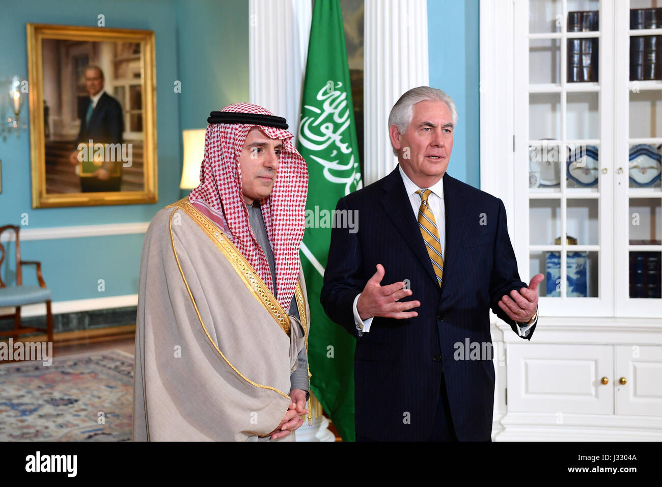 Stati Uniti Il segretario di Stato Rex Tillerson e il ministro degli Esteri saudita Adel indirizzo Al-Jubeir reporters presso l'U.S. Il Dipartimento di Stato a Washington D.C. il 23 marzo 2017. Foto Stock