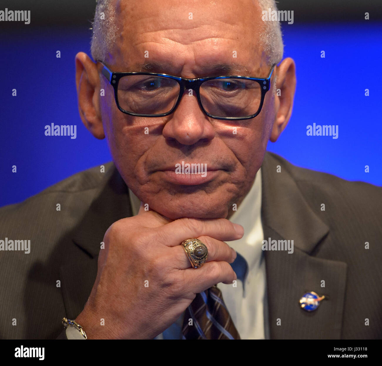 L'amministratore della NASA Charles Bolden, il vice amministratore Dava Newman e l'amministratore associato Robert Lightfoot parteciparono all'ultimo municipio della NASA il 12 gennaio 2017 presso la sede della NASA a Washington. L'evento includeva una presentazione video, che evidenziava i loro ruoli di leadership all'interno dell'agenzia. Foto Stock