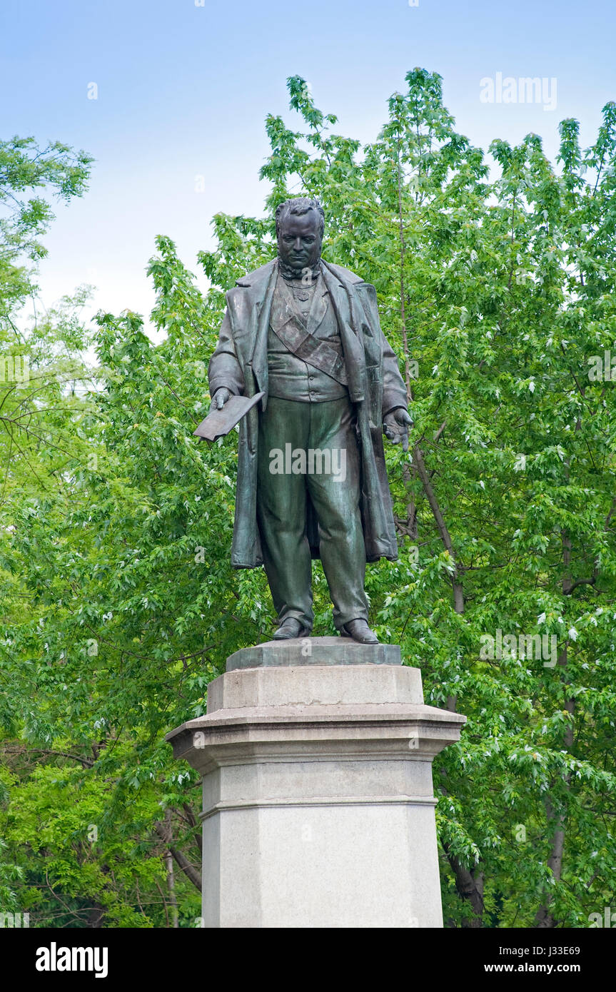 L'Italia, Lombardia, Milano, Piazza Cavour Square, Monumento a Camillo Benso Conte di Cavour Foto Stock