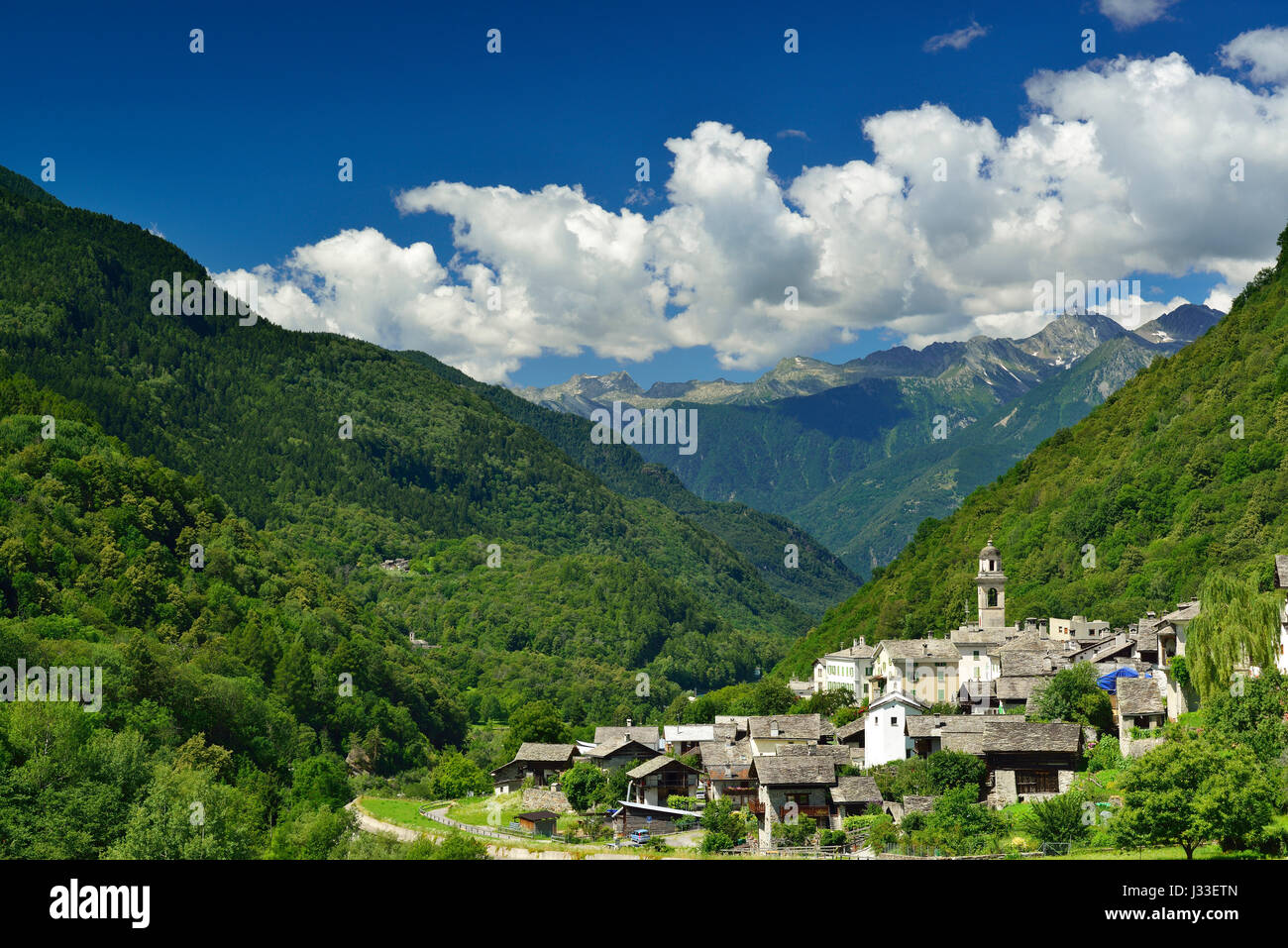 Villaggio di Castasegna, Castasegna, Bregaglia Gamma, alta Engadina Engadin, Grigioni, Svizzera Foto Stock