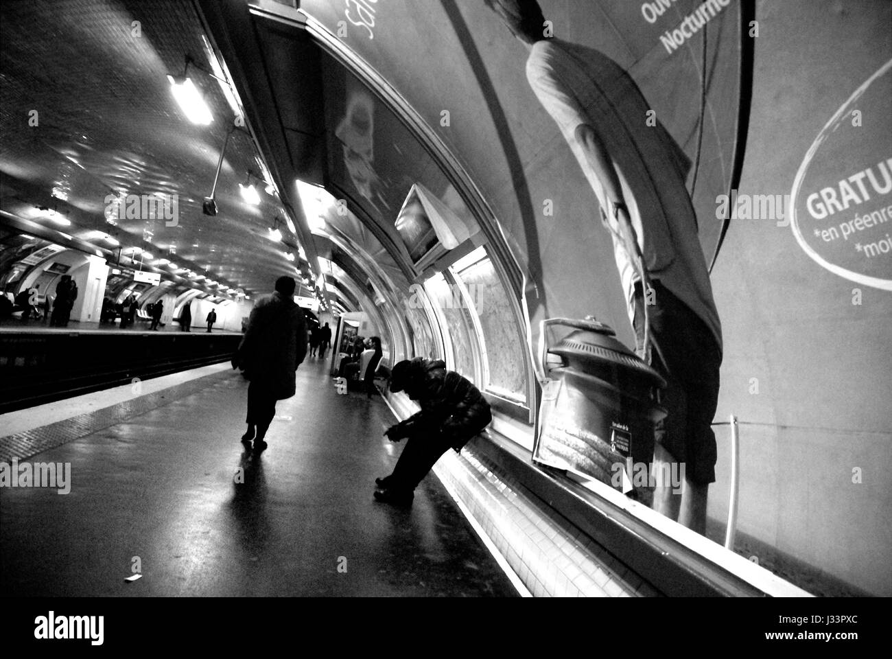 Stazione metropolitana di Anvers, Parigi Foto Stock