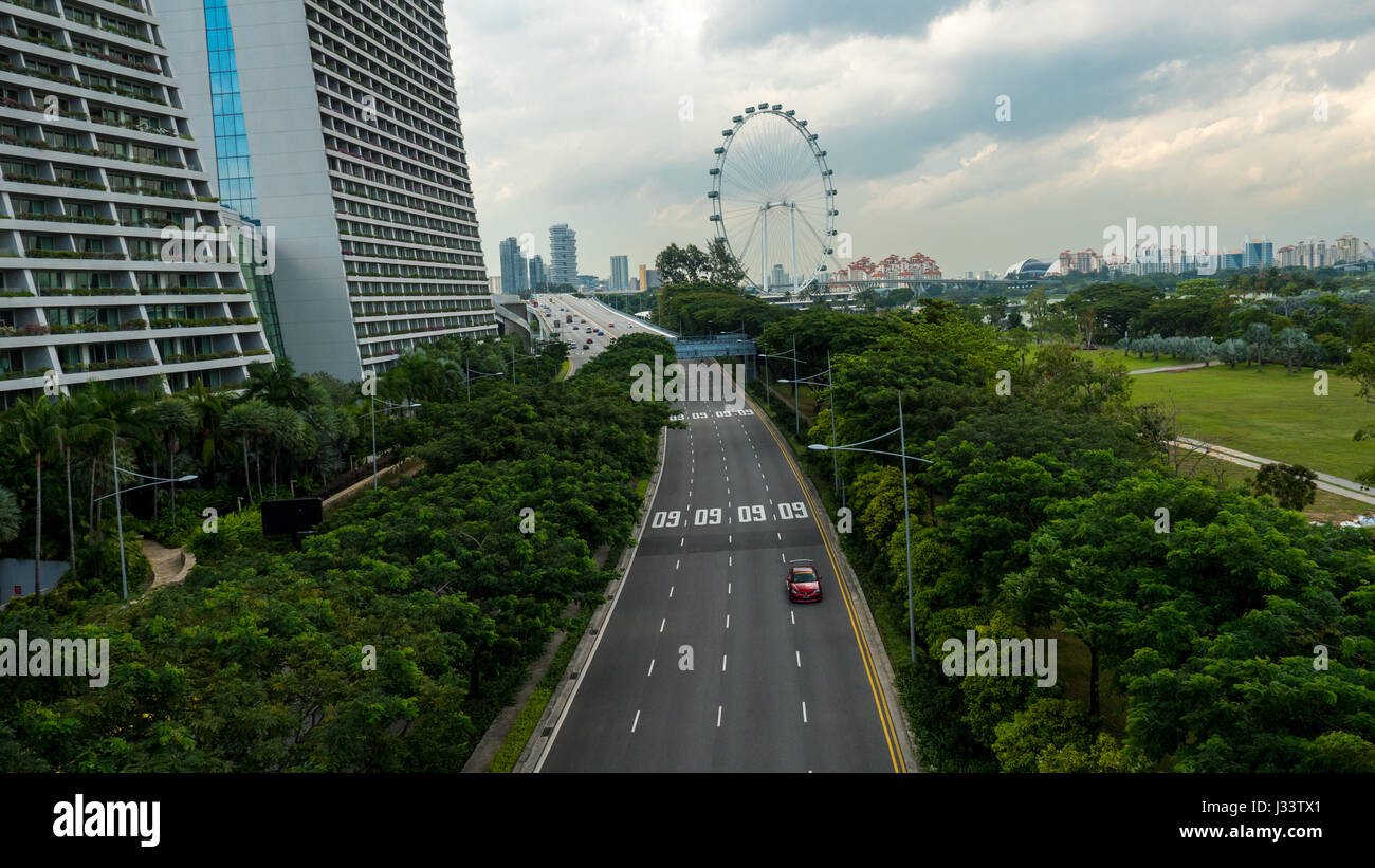 Strada di Singapore Flyer. Occhio di Singapore Foto Stock