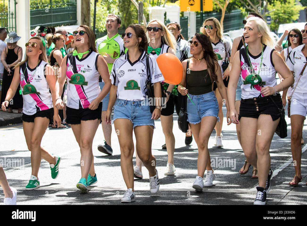 Ragazze in pantaloncini immagini e fotografie stock ad alta risoluzione -  Alamy