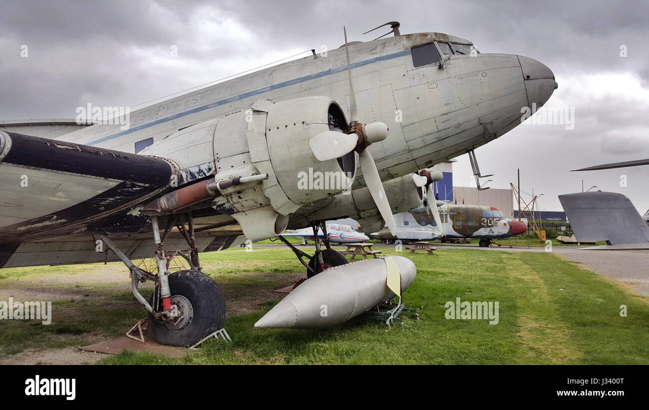 Douglas DC-3 C-47 Dakota presentata dalla associazione della Ailes Anciennes de Toulouse in Blagnac, Francia. Foto Stock