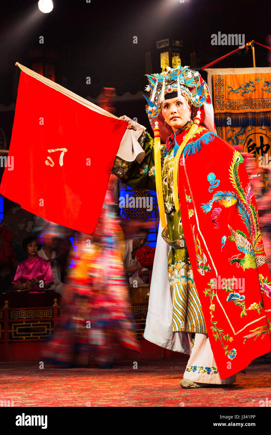 Eseguire; atto; giocare; dimostrare; sviluppare, opera,Sichuan (provincia); cucina Szechwan,Chengtu,stadio,tradizionale opera; cantare parti in Chuanqiand Zaju,Beijing Foto Stock