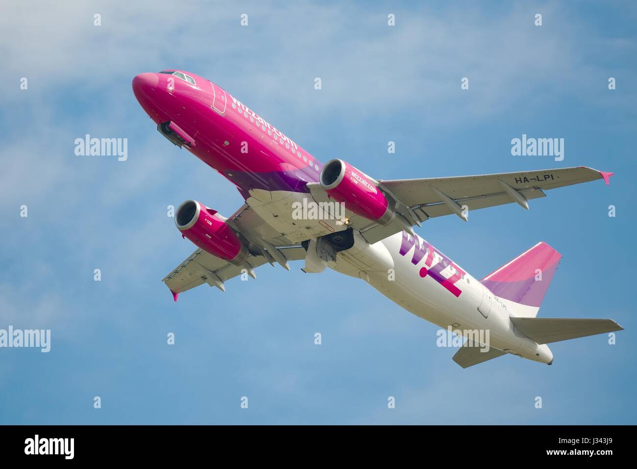 Aereo di linea tenendo spento Foto Stock