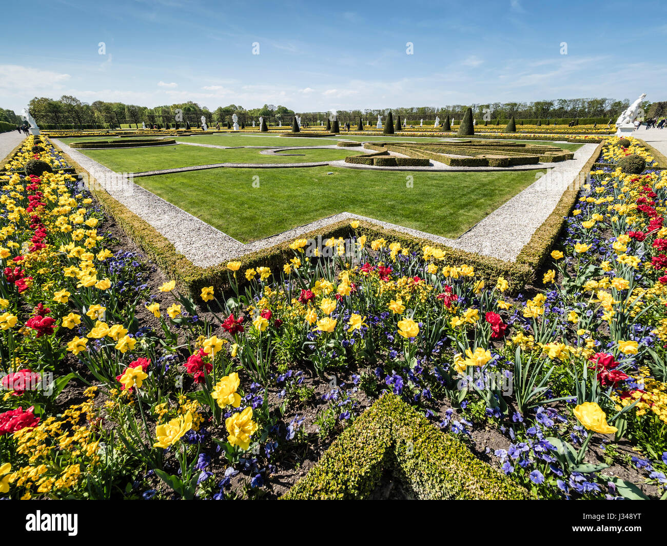 Herrenhaeuser Gaerten, parco presso il castello Herrenhausen, molla, fiori, Hannover, Germania Foto Stock