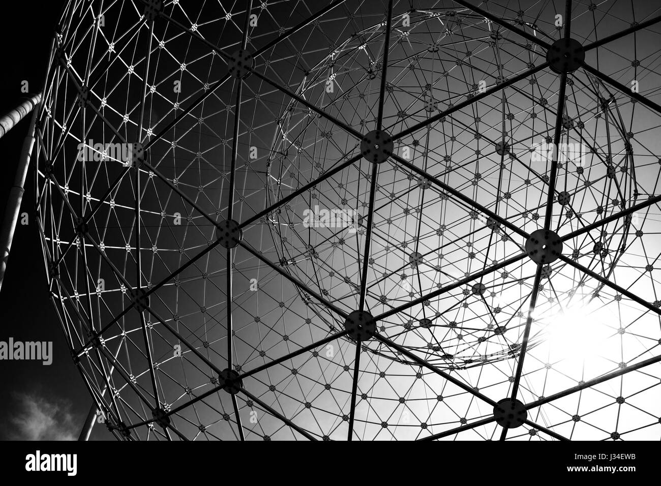 Luogo di una scultura in Belfast, Wolfgang contrafforte Artwork localmente noto come le sfere di Falls, il Westicles, o i testicoli sul Westes Foto Stock