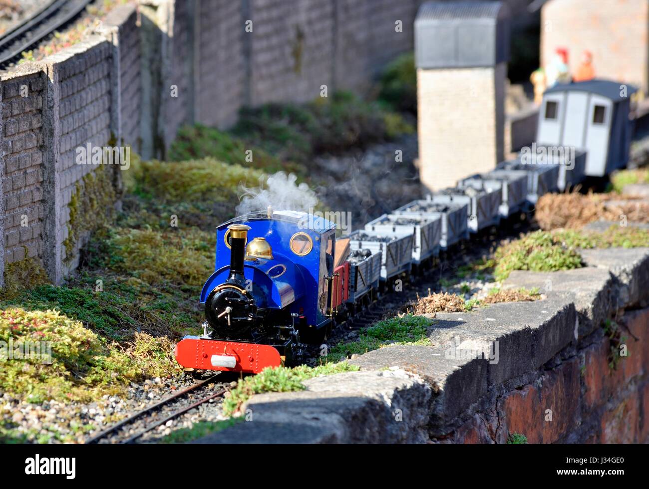 Modellino ferroviario all'aperto Foto Stock