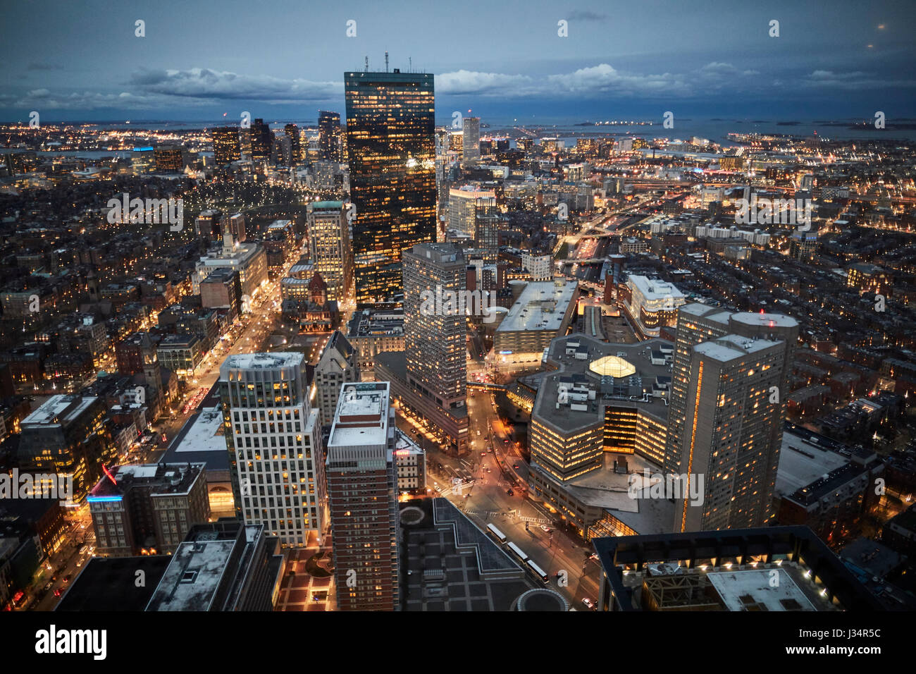 Uptown dello skyline di Boston di notte in Massachusetts, Stati Uniti, STATI UNITI D'AMERICA, Foto Stock