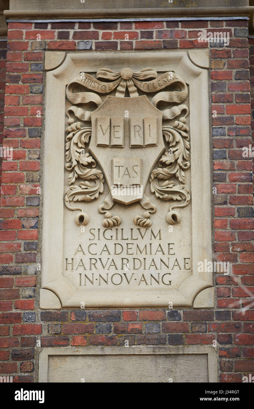 Veritas pietra all'Johnston Gate al vecchio cantiere presso la Harvard University , Camebridge,, Boston, Massachusetts, Stati Uniti, STATI UNITI D'AMERICA, Foto Stock