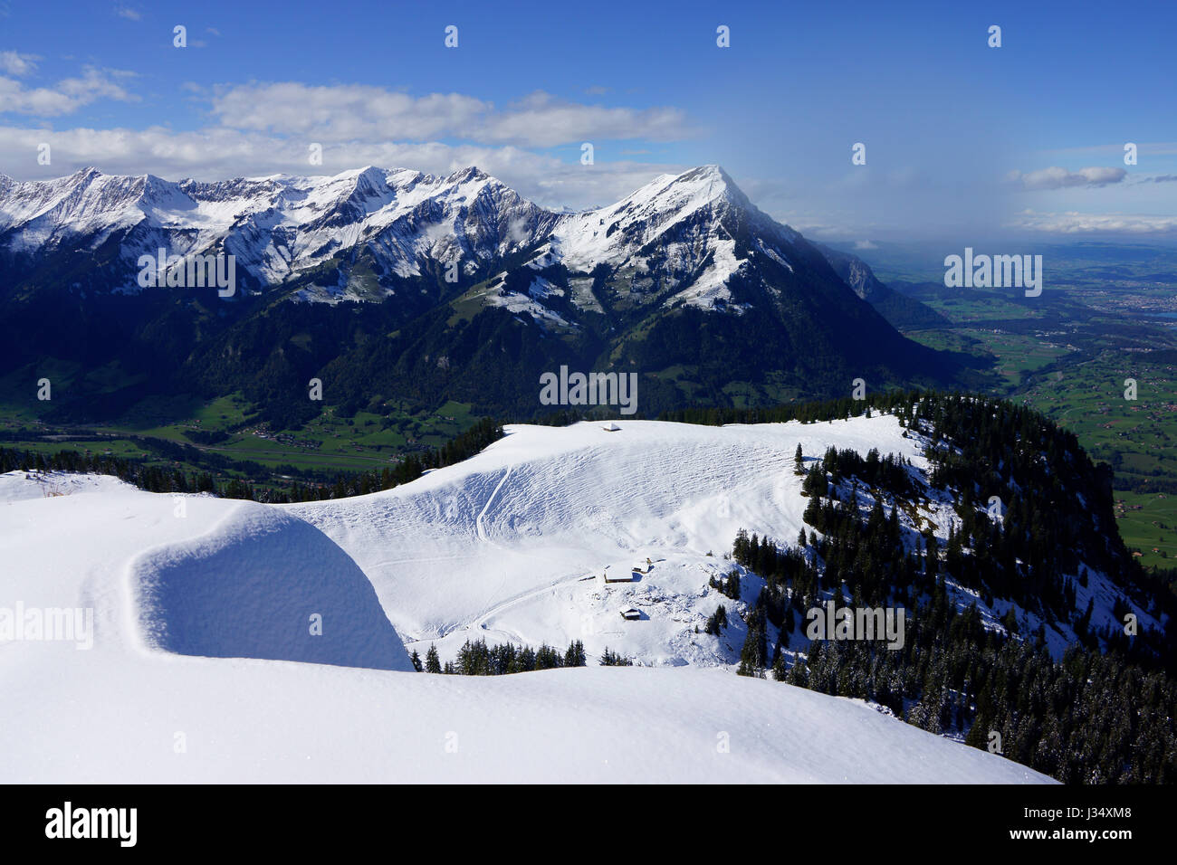 Vista da mt. In Standfluh Kandervalley, Miensen catena montuosa e Oberland Bernese, alpi Bernesi, Svizzera Foto Stock