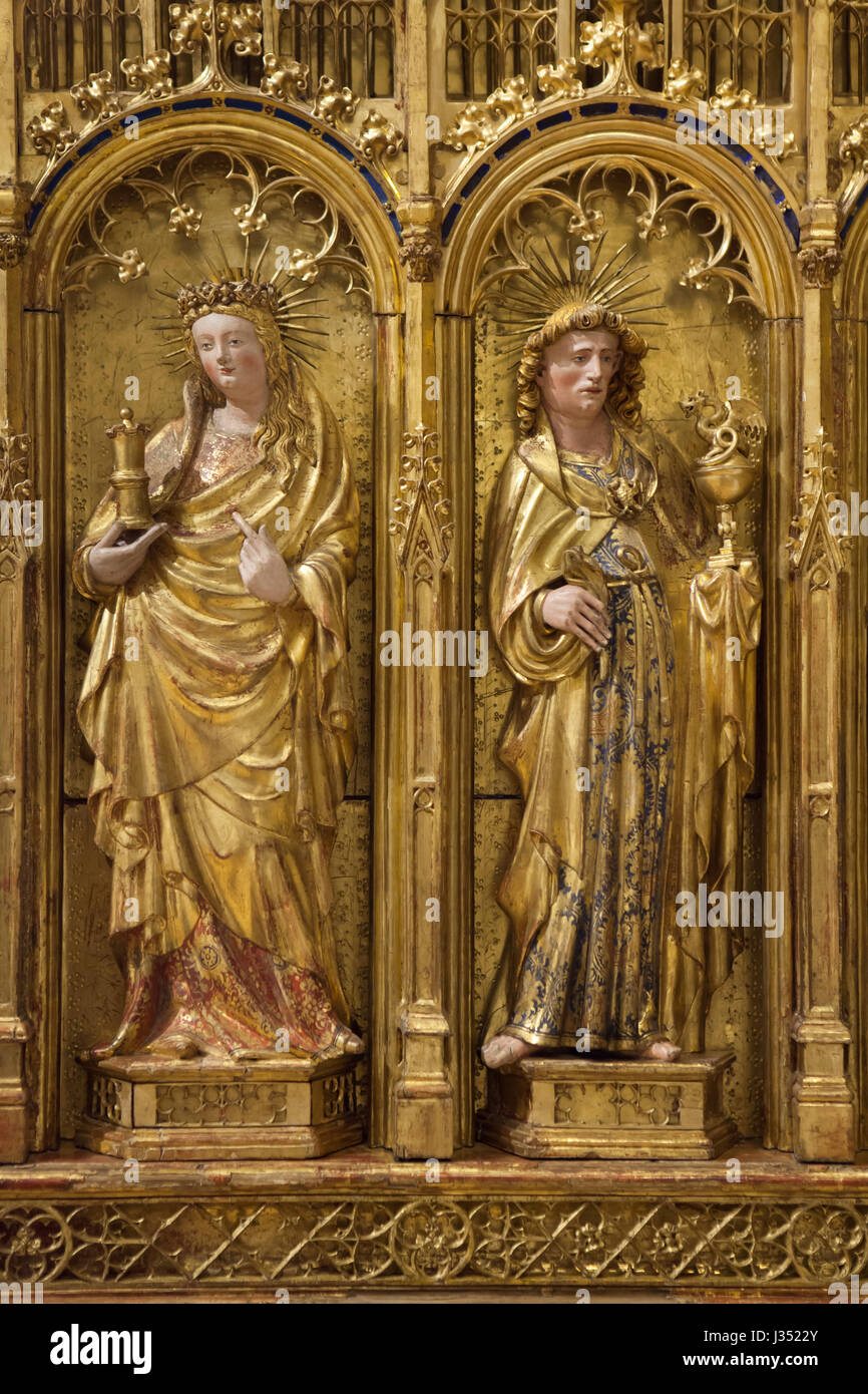 Maria Maddalena (L) e San Giovanni Evangelista (R). Dettaglio dell'ala sinistra della pala della Crocifissione da La Chartreuse de Champmol dal Rinascimento Fiammingo scultore Jacques de Baerze (1390-1399) sul display al Musee des Beaux-Arts de Dijon (Museo delle Belle Arti a Dijon, Borgogna, Francia. Foto Stock