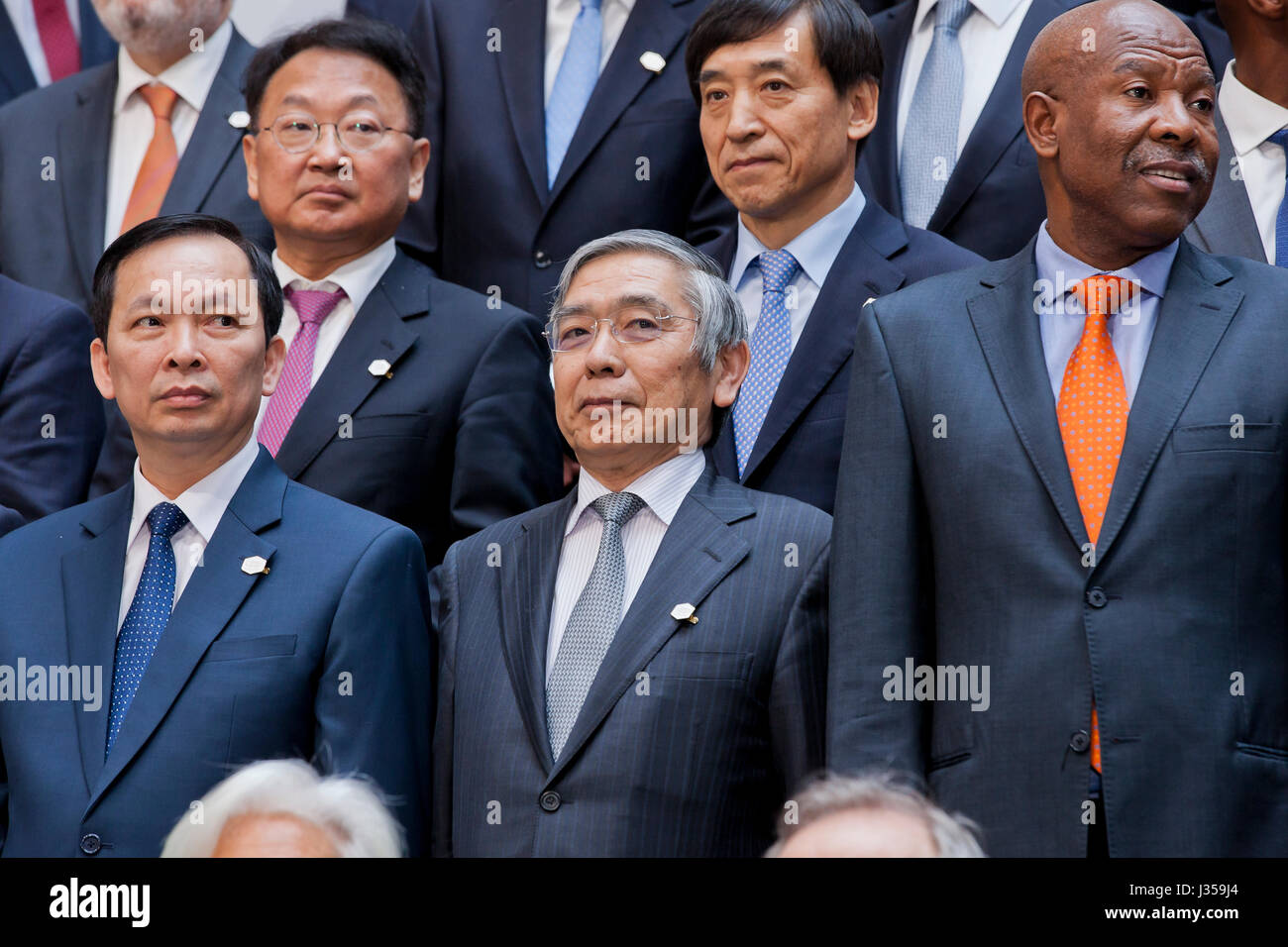 Nazione asiatica dei ministri delle Finanze durante il G20 foto di gruppo a 2017 FMI di Primavera - Washington, DC, Stati Uniti d'America Foto Stock