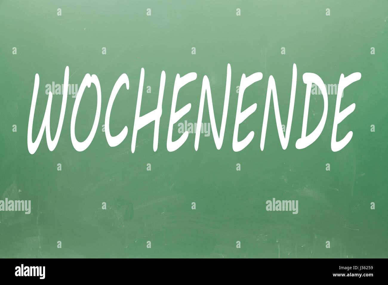 Wochenende (nel weekend tedesco) scritto su una lavagna Foto Stock