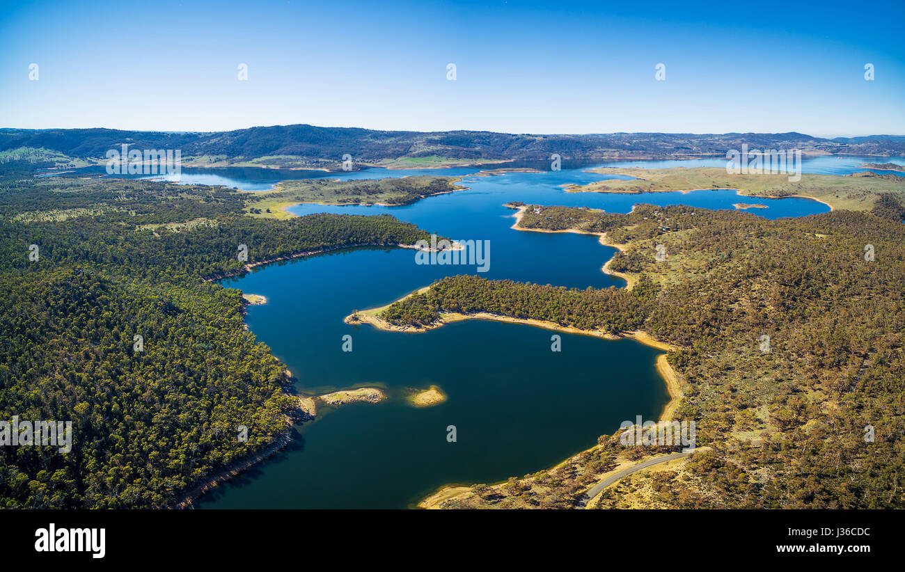 Antenna panorama del Lago Jindabyne, Nuovo Galles del Sud, Australia Foto Stock