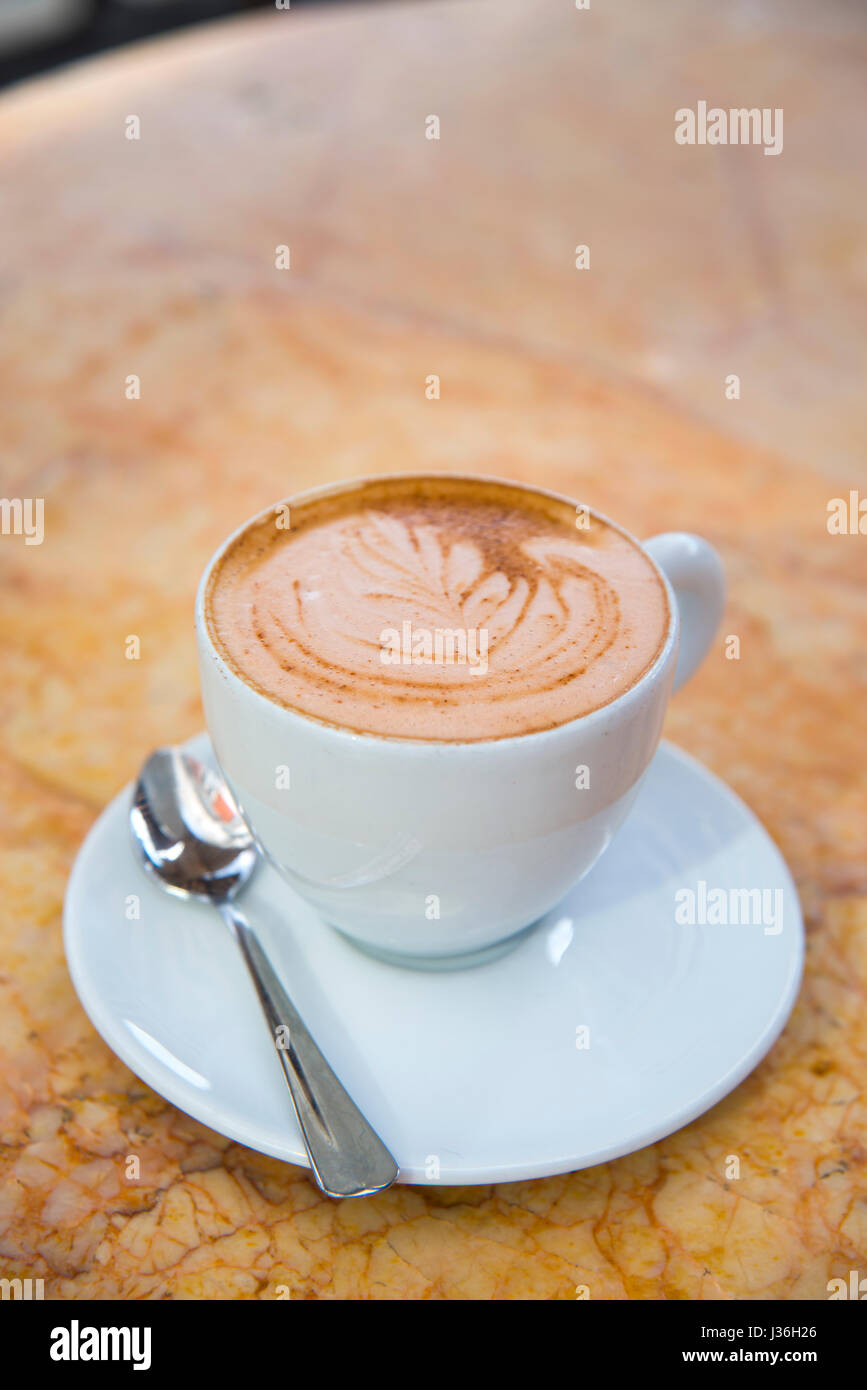 Tazza di caffè sul tavolo di marmo. Foto Stock