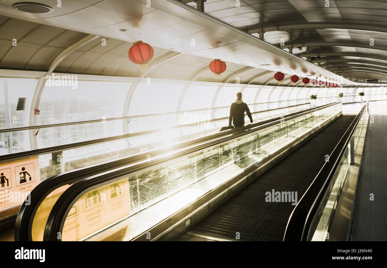 Aeroporto di Manchester skylink passerella che collega i terminali 1 e 2. Regno Unito Foto Stock
