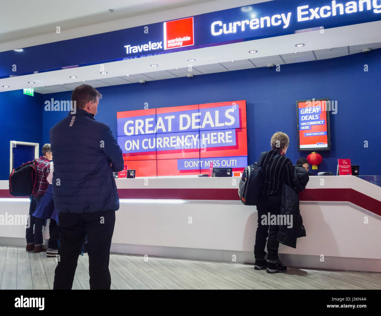 Travelex cambio valuta in Manchester Airport. Inghilterra, IK Foto Stock