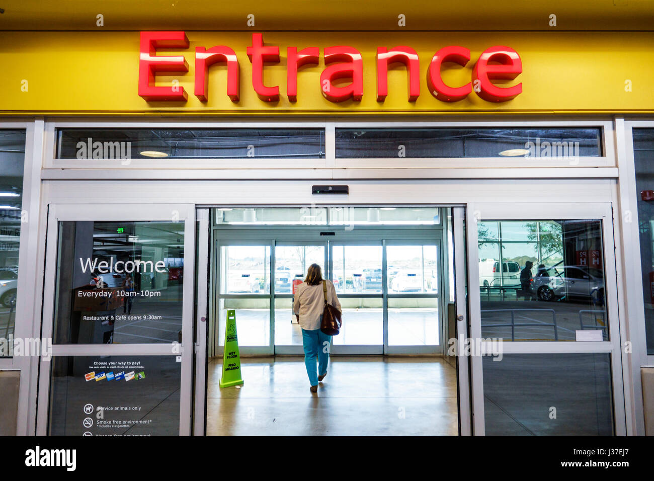 Miami Florida,Ikea,negozio,mobili,accessori per la casa,shopping shopper shopping negozi mercati di mercato di acquisto di vendita, negozi al dettaglio Foto Stock