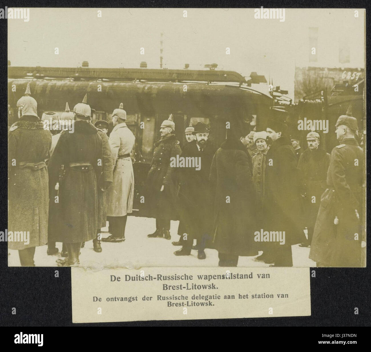 L'armistizio russo-tedesco di Brest-Litovsk fu firmato nel 1917, ponendo fine alle ostilità tra i due paesi durante la prima guerra mondiale. Il trattato segnò un cambiamento significativo nel fronte orientale e pose le basi per ulteriori negoziati tra le potenze centrali e la Russia sovietica. Foto Stock