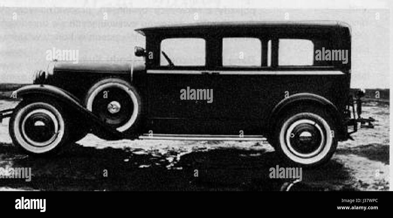 CwsT1 kareta si riferisce a una carrozza tradizionale delle Filippine, spesso trainata da cavalli. Il kareta fa parte del sistema di trasporto storico del countryÂ, che riflette gli aspetti culturali e sociali della vita filippina. Foto Stock