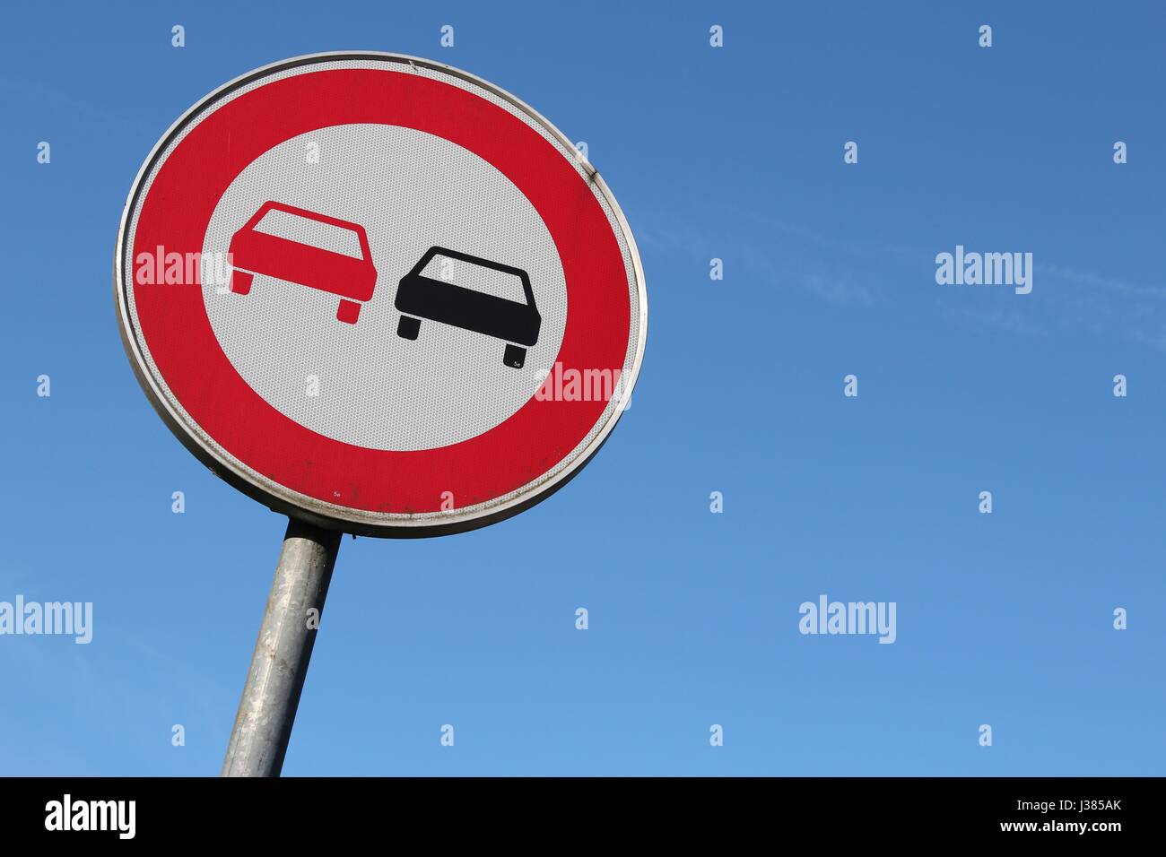 Il tedesco cartello stradale: nessun sorpasso Foto Stock