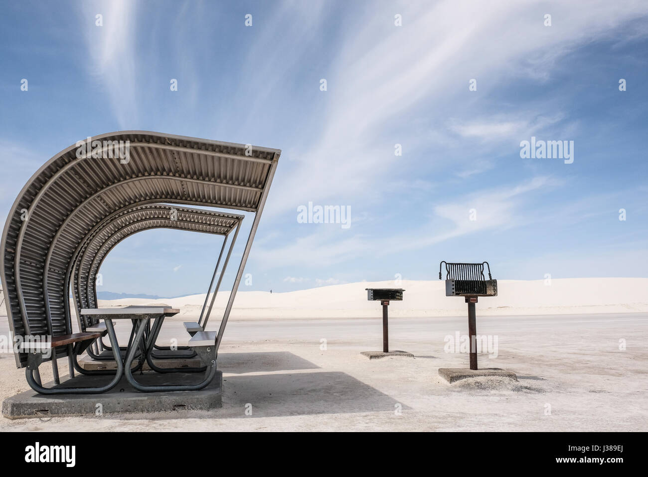 Shelter per picnic e grigliate a White Sands National Monument, Nuovo Messico, Stati Uniti Foto Stock