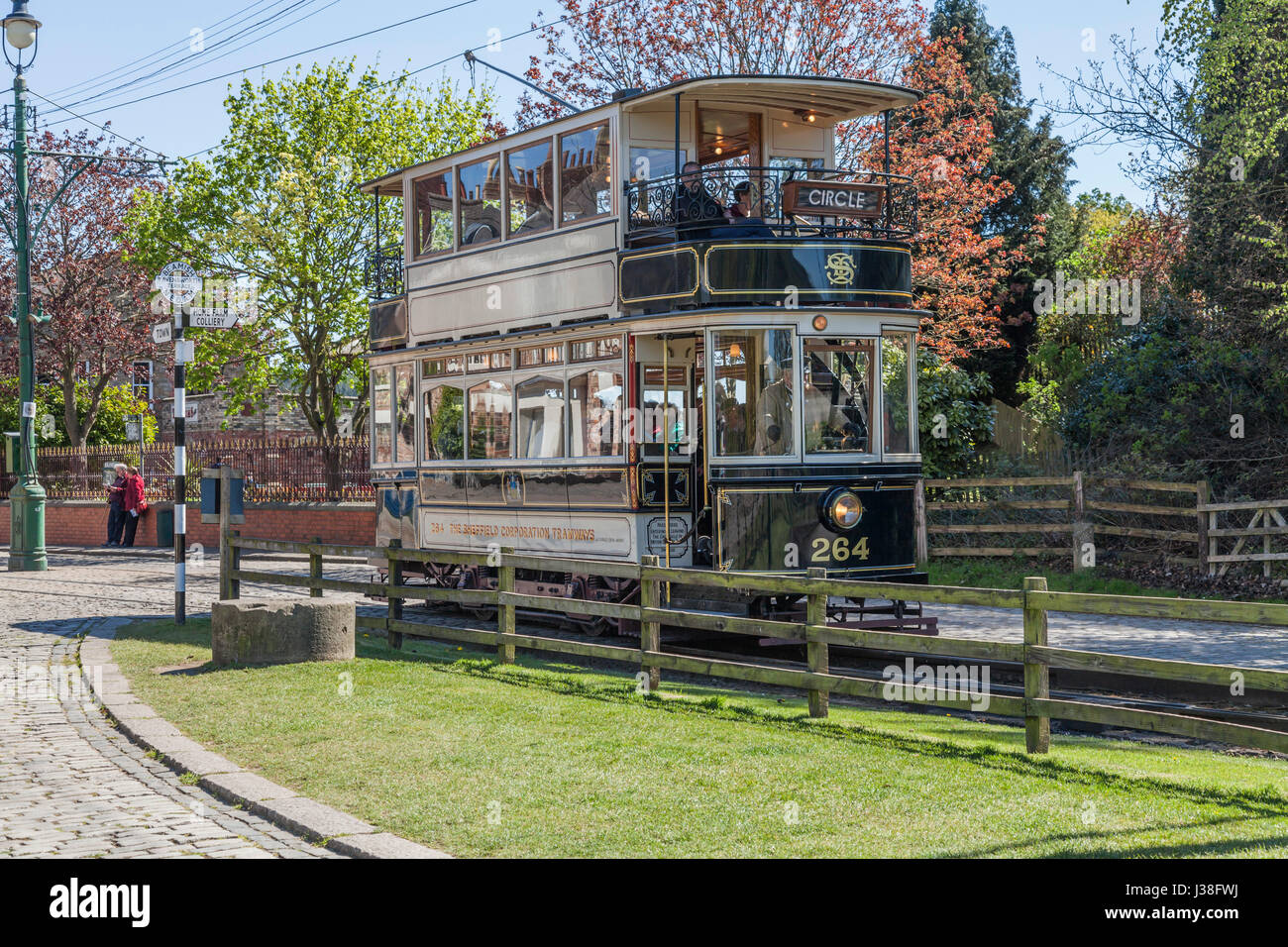 Un tram presso il museo Beamish,Co.Durham,l'Inghilterra,UK Foto Stock