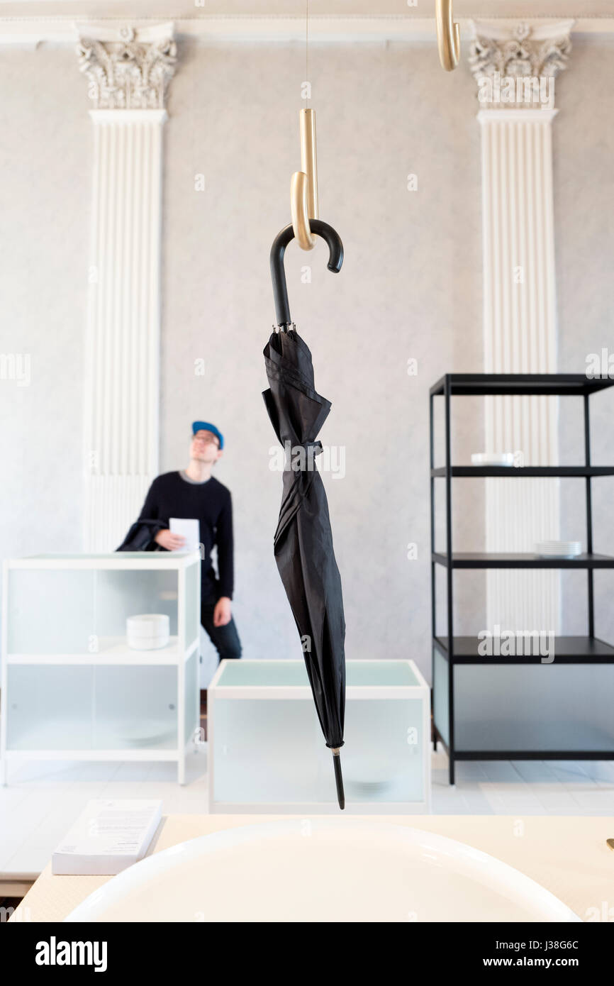 Elementi di design nelle sale interne dello storico Palazzo Litta durante il Salone fuori, per la fiera internazionale del design Salone del Mobile Foto Stock