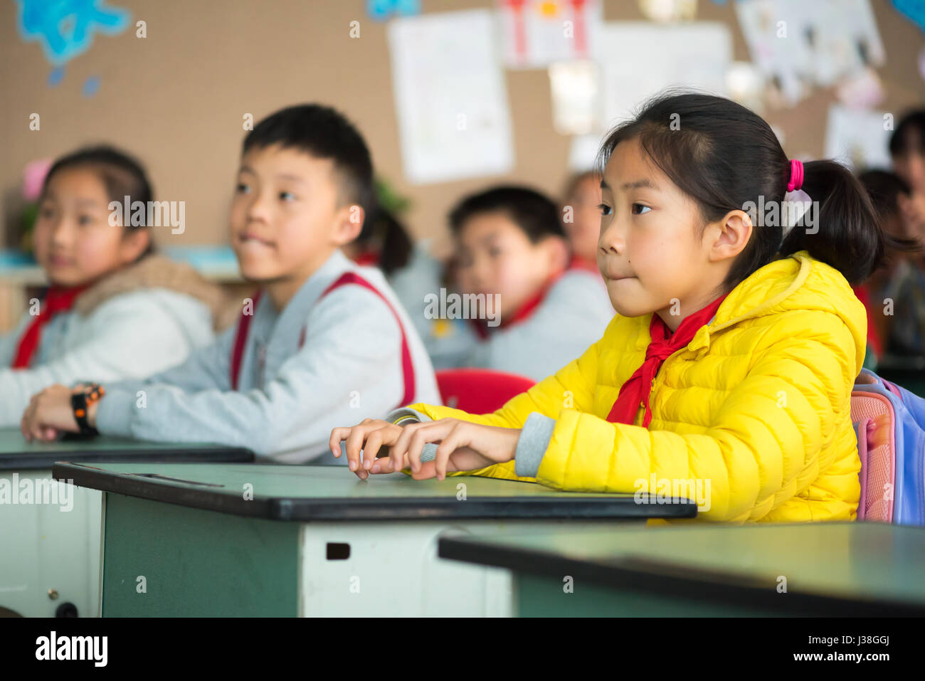 Chengdu, nella provincia di Sichuan, in Cina - Marzo 31, 2017: ragazza cinese e compagni di classe di una classe Foto Stock