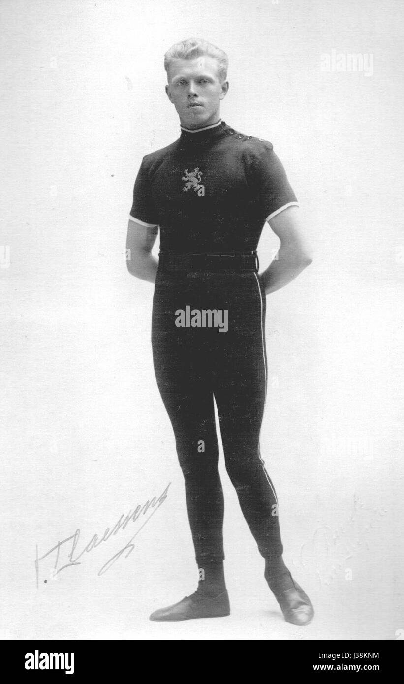 Frans Claessens fu una figura notevole all'inizio del XX secolo, probabilmente collegata ai Giochi olimpici. Il suo coinvolgimento potrebbe essere stato legato allo sport o alla storia olimpica, con particolare attenzione agli eventi del suo tempo. Foto Stock