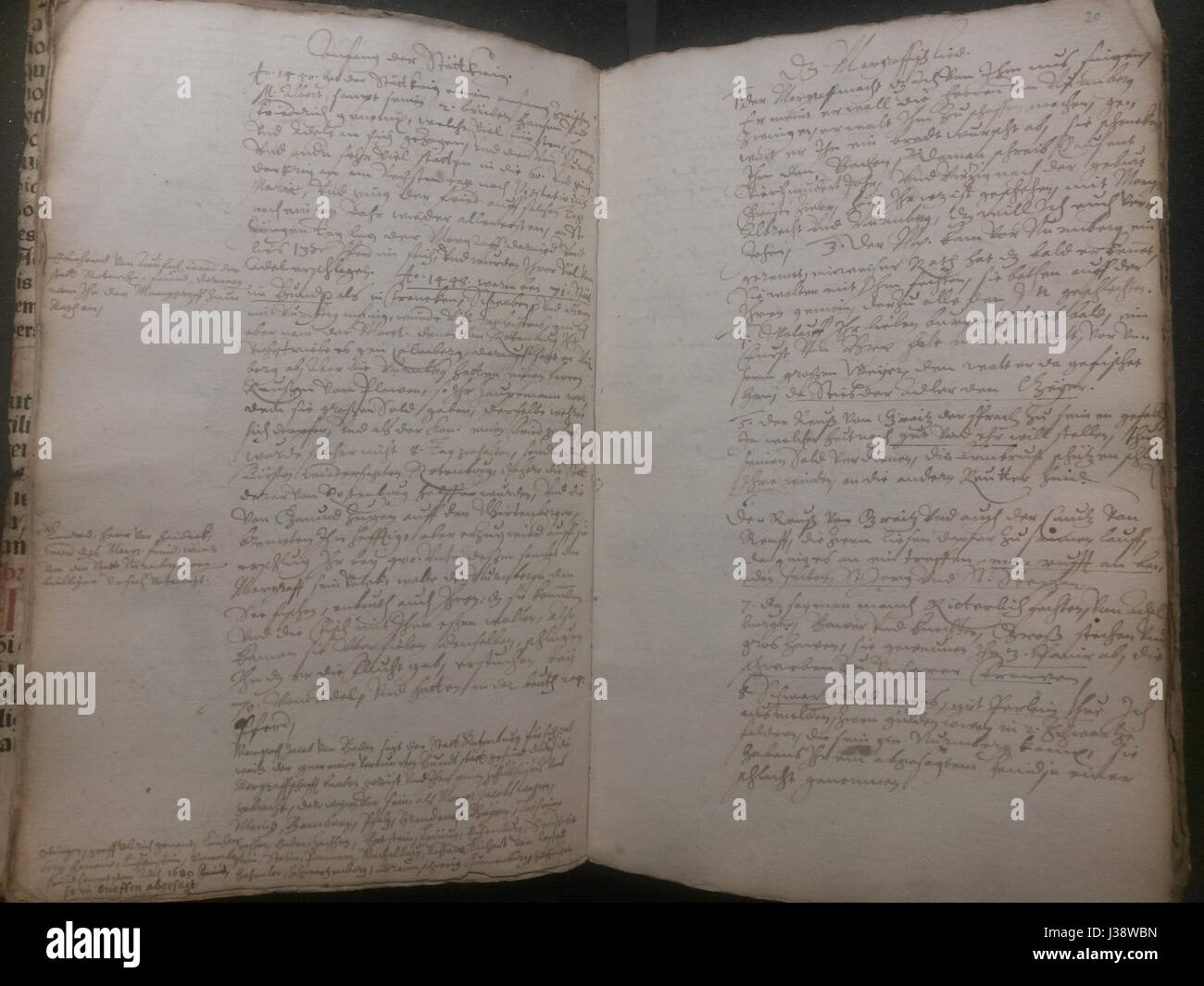 Darmstadt HS 153 è un manoscritto ospitato nella biblioteca dell'Università di Darmstadt, noto per il suo significato storico nella cultura medievale e la conservazione di testi antichi. Foto Stock