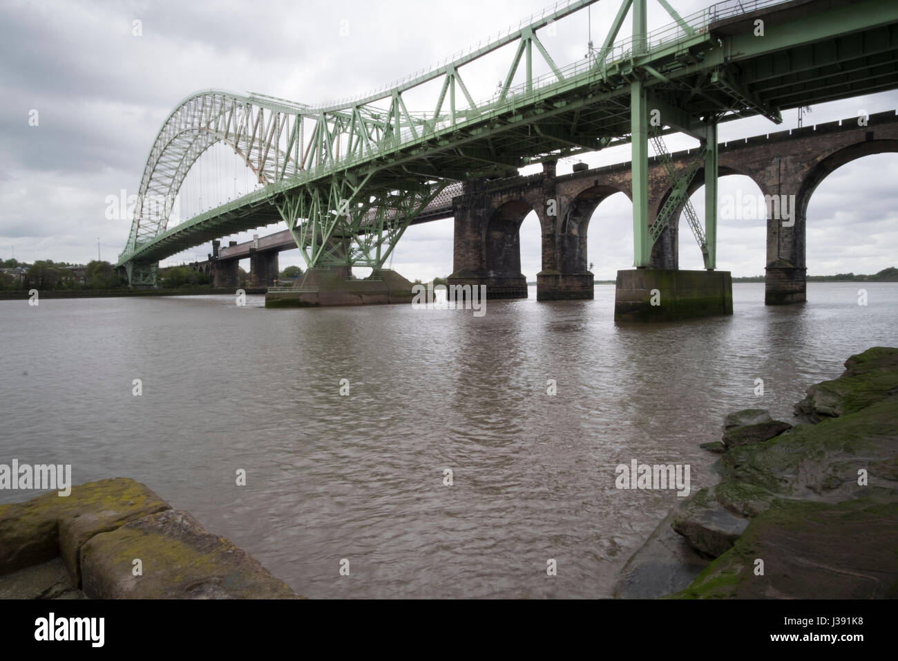 Runcorn rampa e ponti stradali Foto Stock