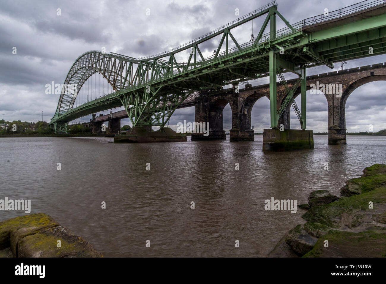 Runcorn rampa e ponti stradali Foto Stock